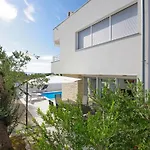 Apartman 4 Laura By Interhome Privlaka