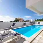 4 Laura By Interhome Apartman *