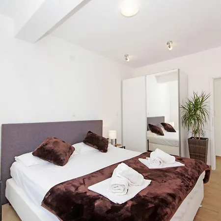 4 Laura By Interhome Daire