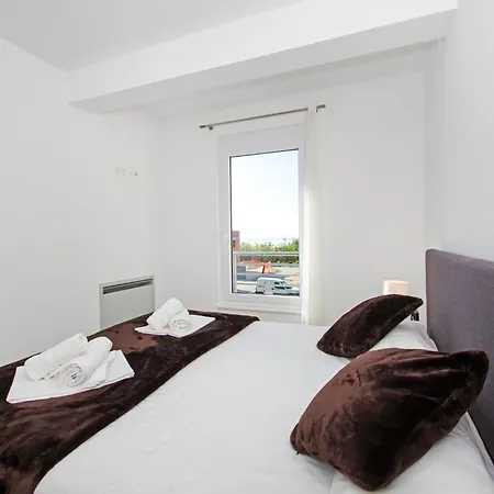 4 Laura By Interhome Daire Privlaka (Zadar)