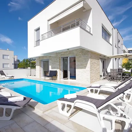 Daire 4 Laura By Interhome *