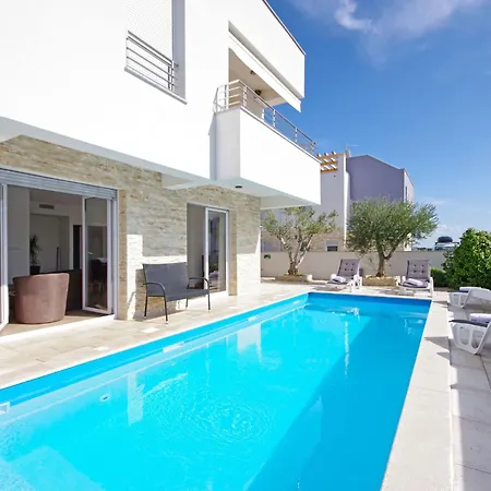 4 Laura By Interhome