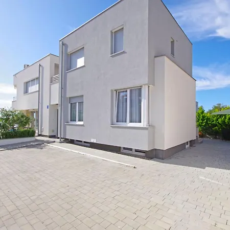 4 Laura By Interhome
