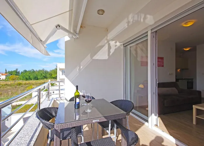 4 Laura By Interhome Lägenhet *