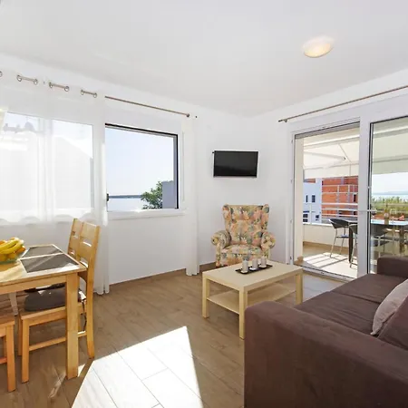 4 Laura By Interhome Apartman Privlaka