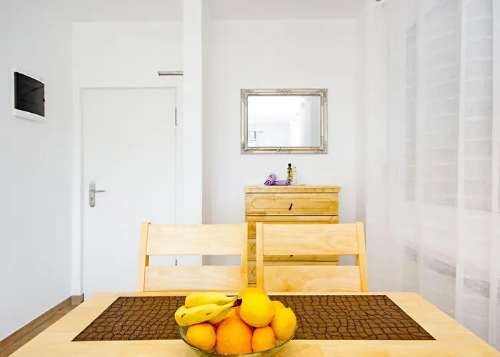 Apartman 4 Laura By Interhome