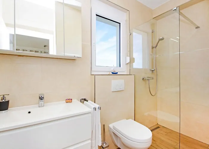 Apartman 4 Laura By Interhome Privlaka